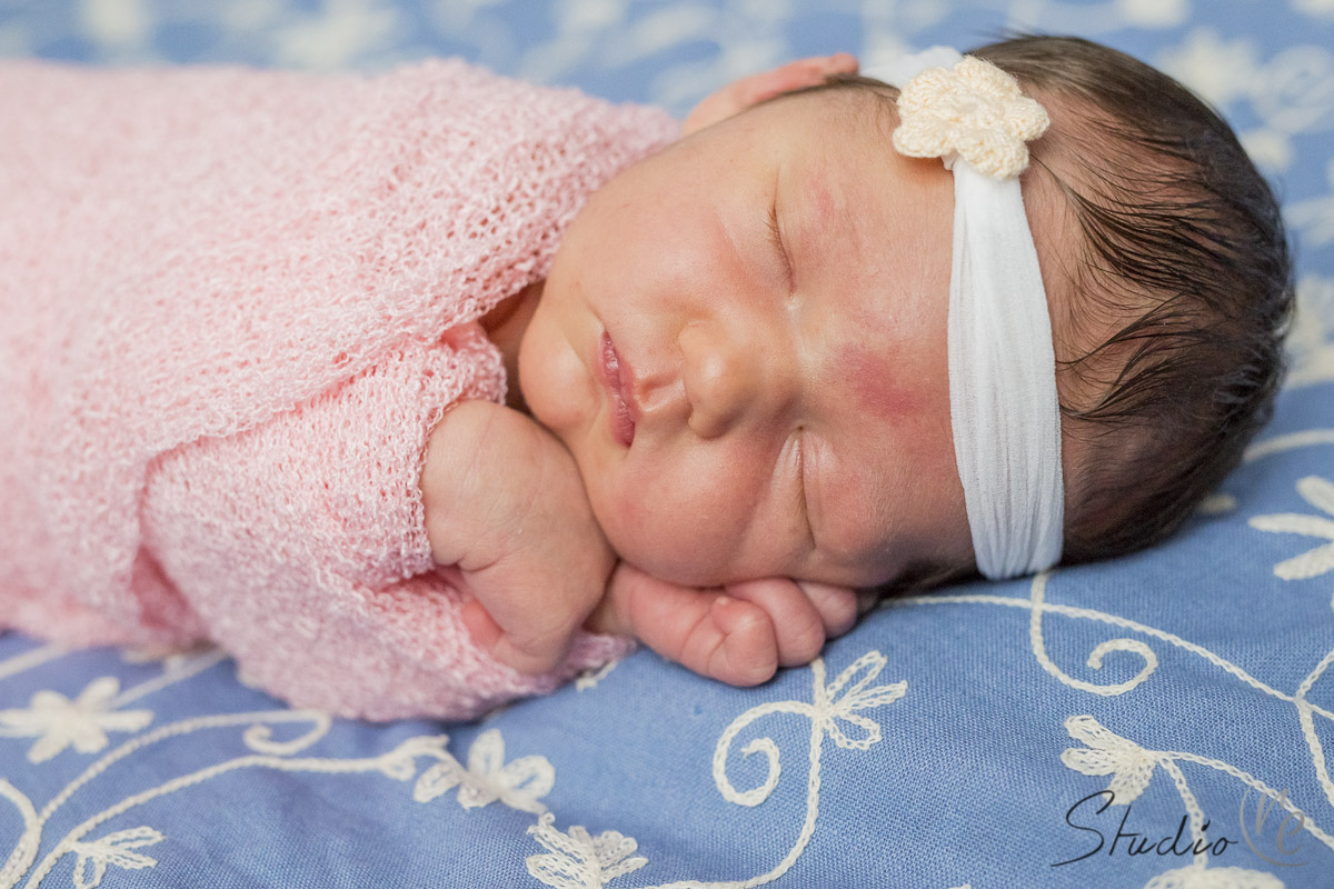 newborn-baby-photography-new-berlin-wi-studio-re-001